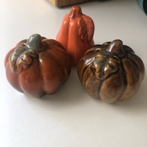Pumpkin salt shakers